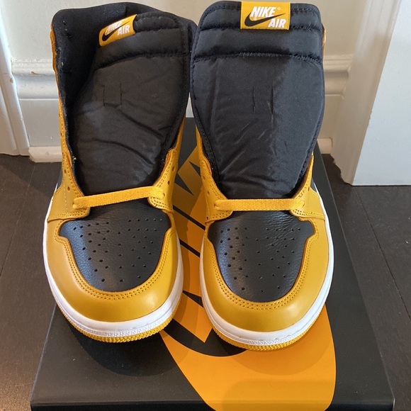 AIR JORDAN 1 HIGH RETRO OG “POLLEN” - Picture 3 of 8